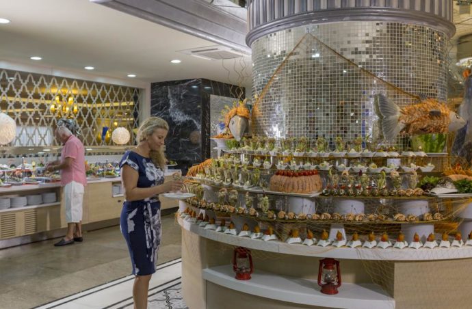 Найкращий сімейний відпочинок у ROYAL ALHAMBRA PALACE HOTEL 5 *