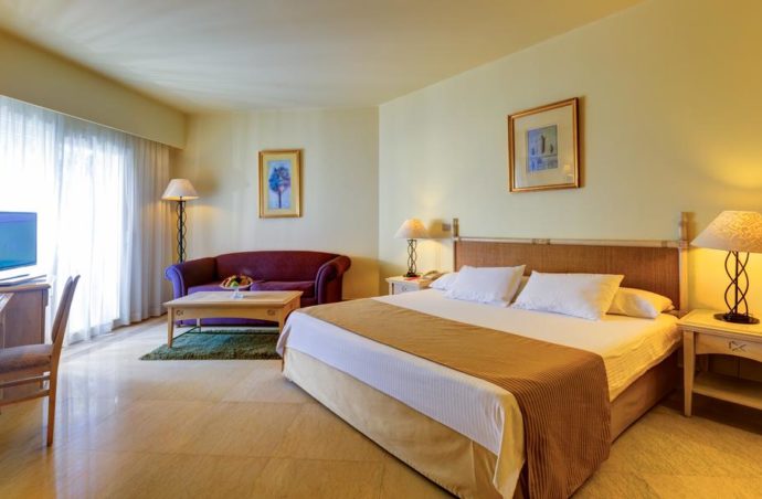 Сімейний вікенд в Aurora Oriental Resort 5* –  599 $