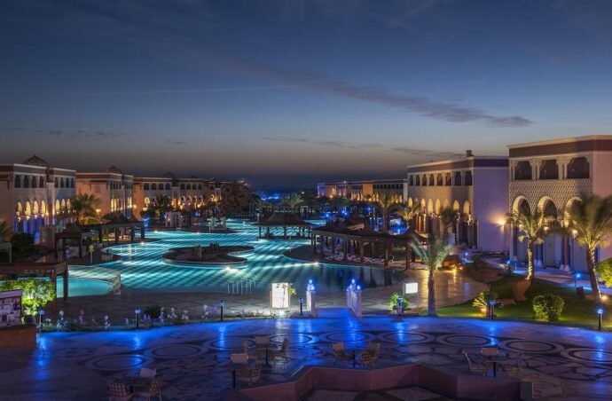 🔹 Sentido Mamlouk Palace 5* (Хургада)