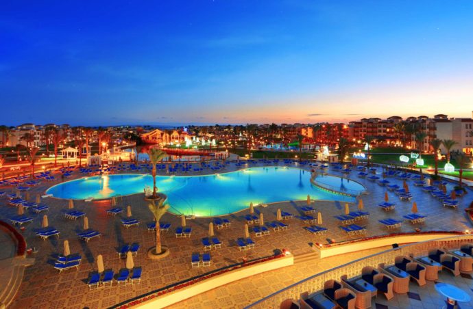 Зустрічай Новий Рік вишуканому готетелі DANA BEACH RESORT 5 *