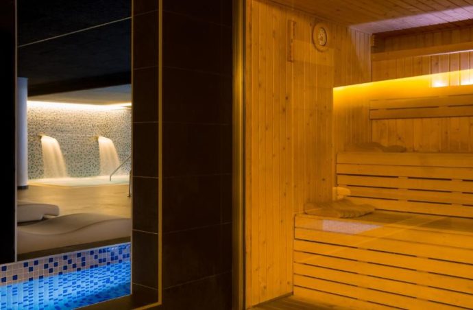 Іспанська сієста в Aqua Hotel Aquamarina 4* Іспанська сієста в Aqua Hotel Aquamarina 4*