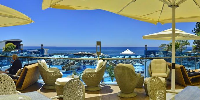 Відпочинок рівня Deluxe – Azura Resort & Spa 5*