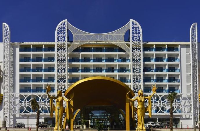 Відпочинок рівня Deluxe – Azura Resort & Spa 5*