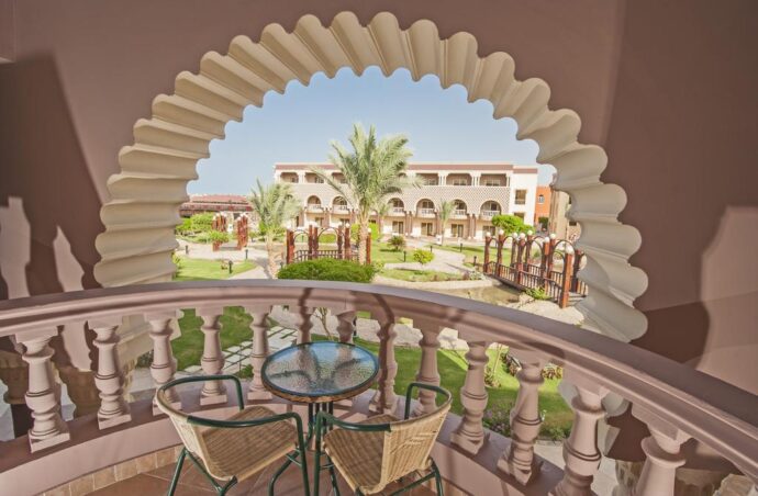 🔹 Sentido Mamlouk Palace 5* (Хургада)