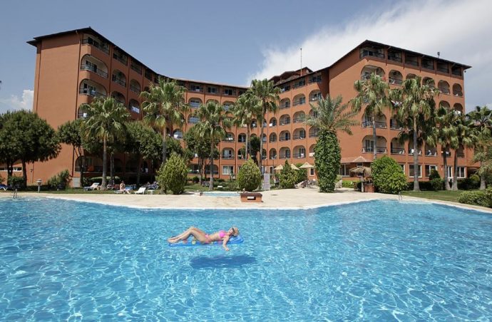 Сімейний відпочинок у Club Turtas Beach 4*