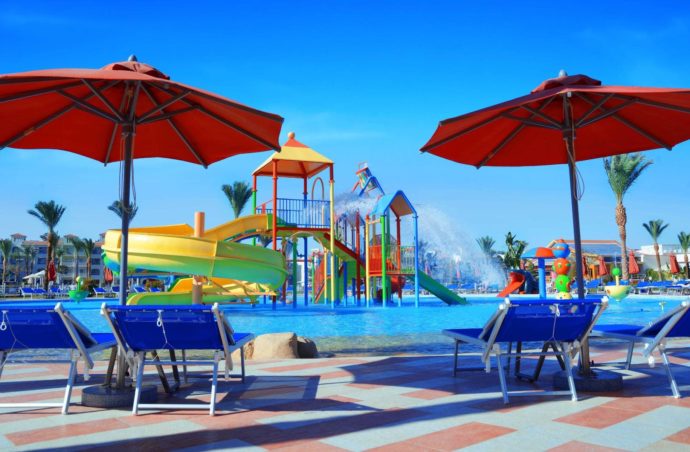 Зустрічай Новий Рік вишуканому готетелі DANA BEACH RESORT 5 *