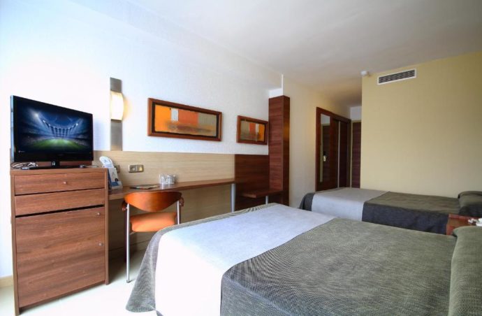 Іспанська сієста в Aqua Hotel Aquamarina 4* Іспанська сієста в Aqua Hotel Aquamarina 4*