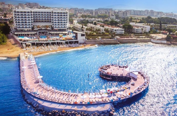 Відпочинок рівня Deluxe – Azura Resort & Spa 5*
