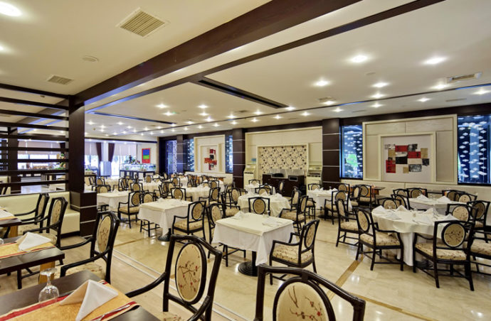 Сімейний відпочинок в Euphoria Tekirova 5*