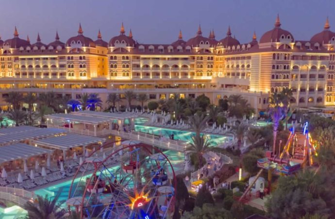 Найкращий сімейний відпочинок у ROYAL ALHAMBRA PALACE HOTEL 5 *