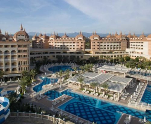 Найкращий сімейний відпочинок у ROYAL ALHAMBRA PALACE HOTEL 5 *