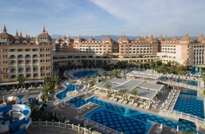 Найкращий сімейний відпочинок у ROYAL ALHAMBRA PALACE HOTEL 5 *