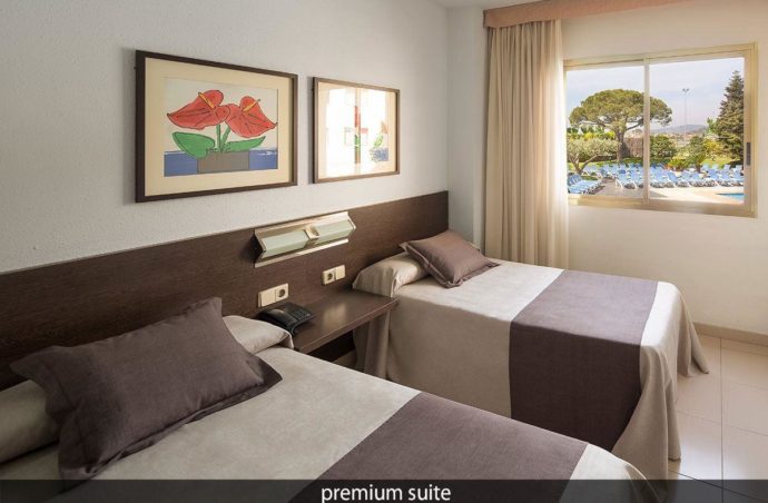 Сімейний відпочинок в AQUA MONTAGUT SUITES 4*(Іспанія)