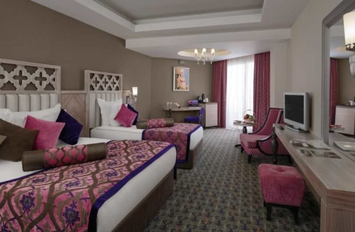 Найкращий сімейний відпочинок у ROYAL ALHAMBRA PALACE HOTEL 5 *
