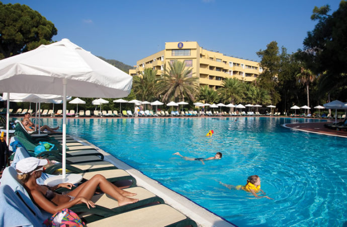 Сімейний відпочинок в Euphoria Tekirova 5*