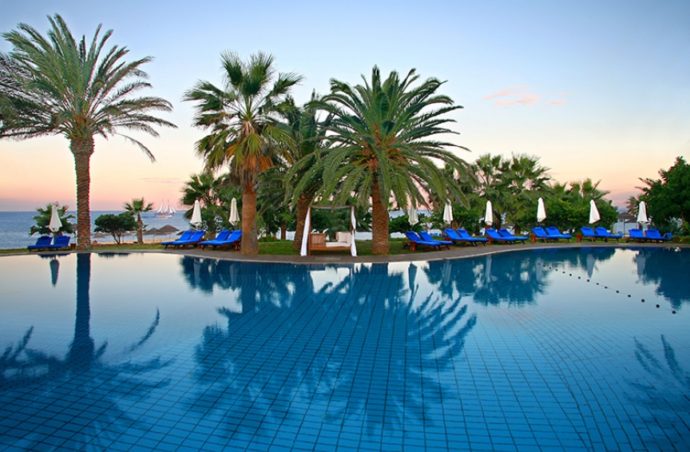 Романтичний відпочинок на Кіпрі. Azia Resort and Spa 5*